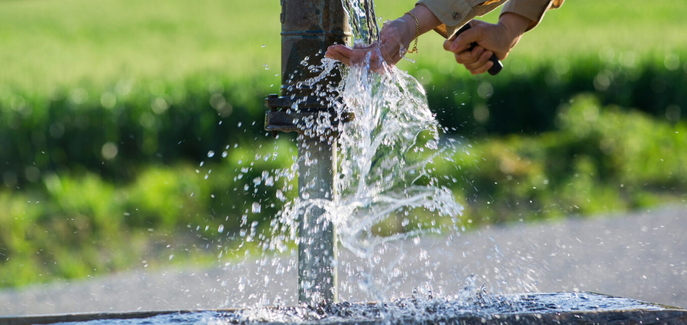 Add a Hand Pump to an Electric Well – Mother Earth News - Vimarsana News